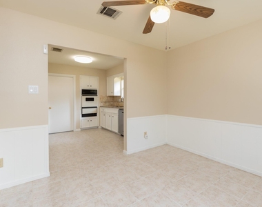 2623 Longleaf Pines Drive - Photo Thumbnail 10
