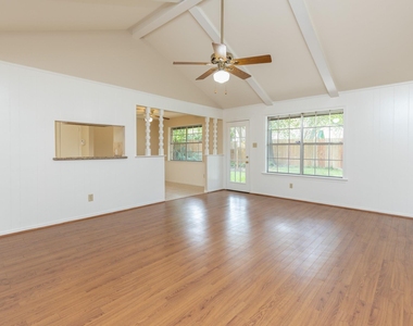 2623 Longleaf Pines Drive - Photo Thumbnail 7