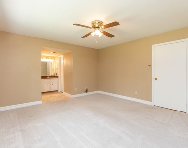 2623 Longleaf Pines Drive - Photo Thumbnail 19