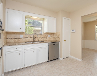 2623 Longleaf Pines Drive - Photo Thumbnail 14