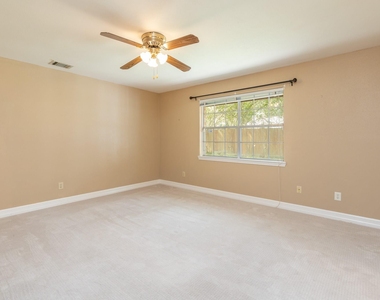 2623 Longleaf Pines Drive - Photo Thumbnail 18