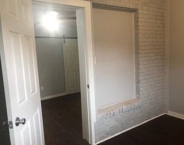 309 Hutcheson Street - Photo Thumbnail 8