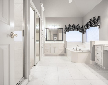 26910 Willow Ln - Photo Thumbnail 9