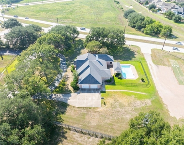 26910 Willow Ln - Photo Thumbnail 1