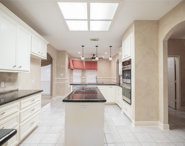 26910 Willow Ln - Photo Thumbnail 5