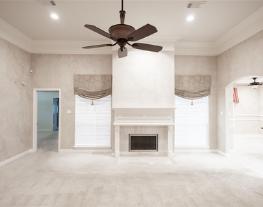 26910 Willow Ln - Photo Thumbnail 3