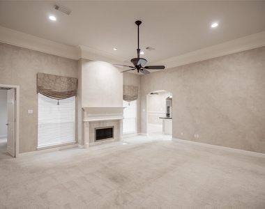 26910 Willow Ln - Photo Thumbnail 4