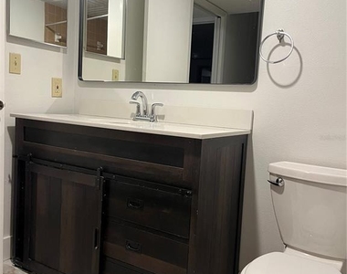 3300 Fox Chase Circle N - Photo Thumbnail 10