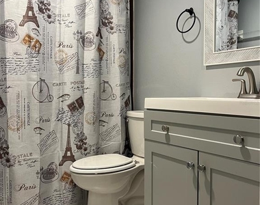 3300 Fox Chase Circle N - Photo Thumbnail 8