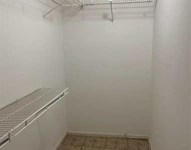 3300 Fox Chase Circle N - Photo Thumbnail 9