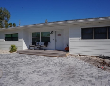 929 Lantana Avenue - Photo Thumbnail 38