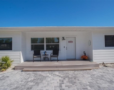 929 Lantana Avenue - Photo Thumbnail 1