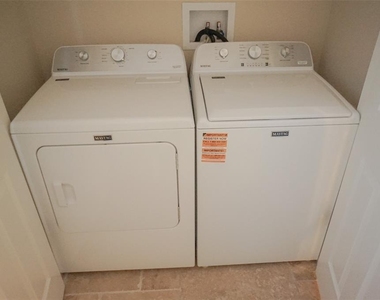 929 Lantana Avenue - Photo Thumbnail 40