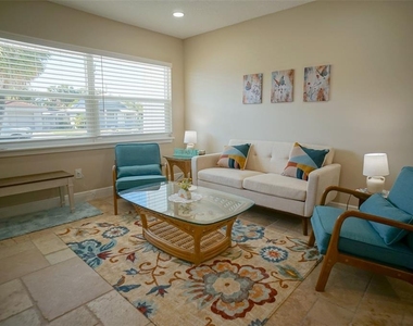 929 Lantana Avenue - Photo Thumbnail 4