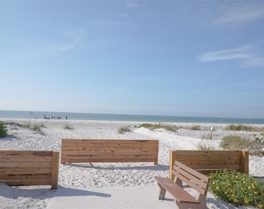 929 Lantana Avenue - Photo Thumbnail 2