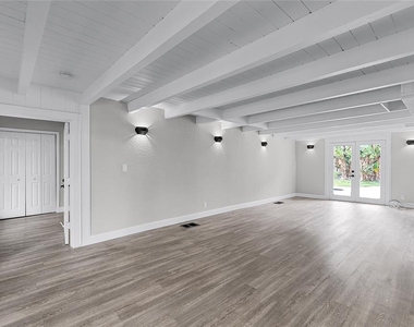 311 E 8th Avenue - Photo Thumbnail 24
