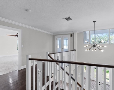 311 E 8th Avenue - Photo Thumbnail 17