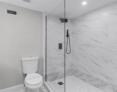 311 E 8th Avenue - Photo Thumbnail 22