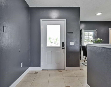 820 Grantham Drive - Photo Thumbnail 5