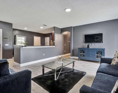 820 Grantham Drive - Photo Thumbnail 13