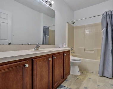 820 Grantham Drive - Photo Thumbnail 17