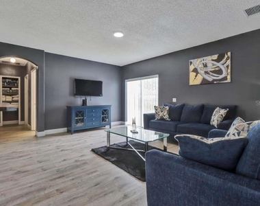 820 Grantham Drive - Photo Thumbnail 14