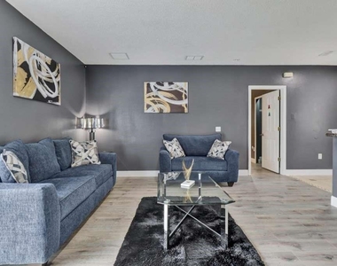 820 Grantham Drive - Photo Thumbnail 15