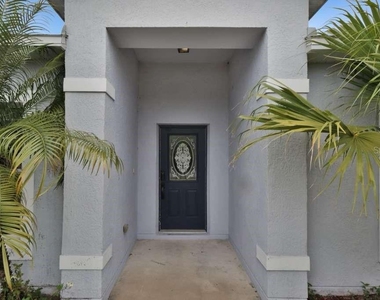 820 Grantham Drive - Photo Thumbnail 4