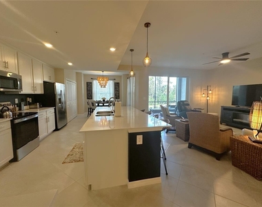14221 Heritage Landing Boulevard - Photo Thumbnail 6