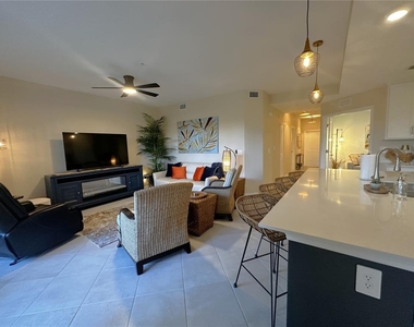 14221 Heritage Landing Boulevard - Photo Thumbnail 7