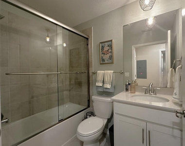 14221 Heritage Landing Boulevard - Photo Thumbnail 19