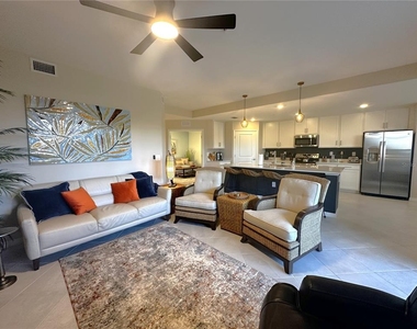 14221 Heritage Landing Boulevard - Photo Thumbnail 11