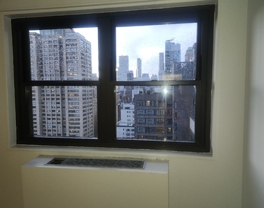 East 39th Street - Photo Thumbnail 6