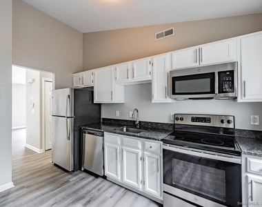 253 West River Street - Photo Thumbnail 1