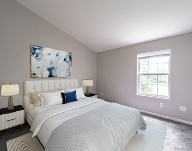 253 West River Street - Photo Thumbnail 3