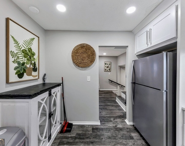 3715 Clearwater Drive - Photo Thumbnail 16