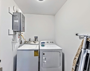 527 Charing Cross Drive - Photo Thumbnail 14