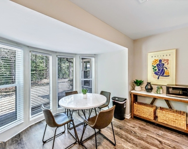 527 Charing Cross Drive - Photo Thumbnail 11