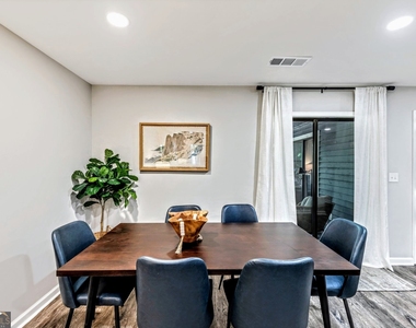 527 Charing Cross Drive - Photo Thumbnail 1