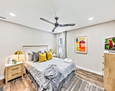 527 Charing Cross Drive - Photo Thumbnail 5