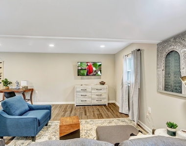 3017 Valley View Drive - Photo Thumbnail 10