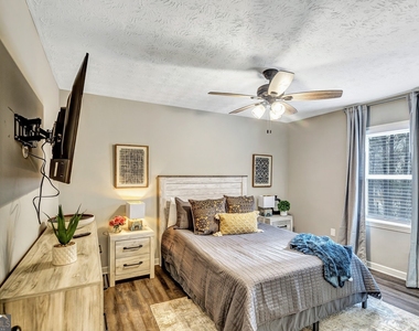 3017 Valley View Drive - Photo Thumbnail 13