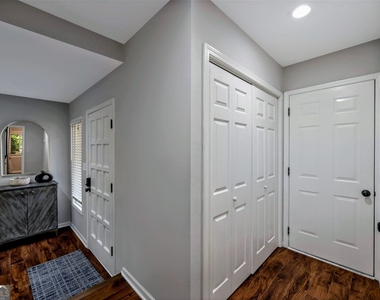 2660 Indian Lake Drive - Photo Thumbnail 13