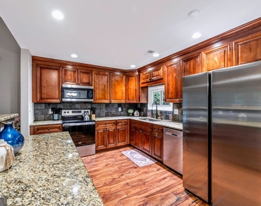 2660 Indian Lake Drive - Photo Thumbnail 6