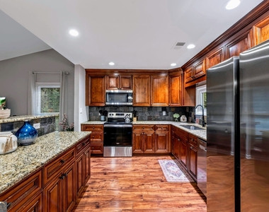 2660 Indian Lake Drive - Photo Thumbnail 7