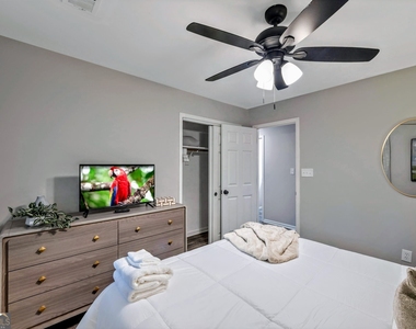 2660 Indian Lake Drive - Photo Thumbnail 19