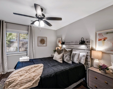 2660 Indian Lake Drive - Photo Thumbnail 22