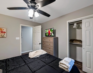 2660 Indian Lake Drive - Photo Thumbnail 21