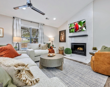 1440 Glynn Oaks Drive Sw - Photo Thumbnail 2