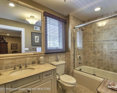 220 Pointe Drive - Photo Thumbnail 22